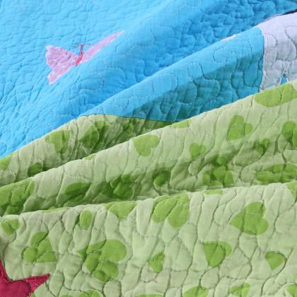 Quilted three-piece quilt quilt pat..