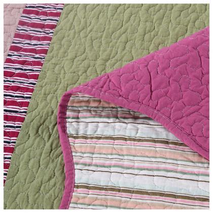 Three-piece printed quilt, thin bed..