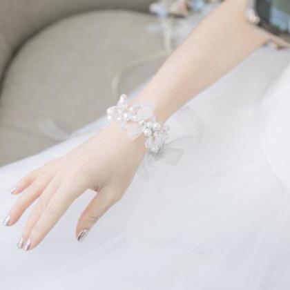 Pearl tassel lace wrist flower brid..