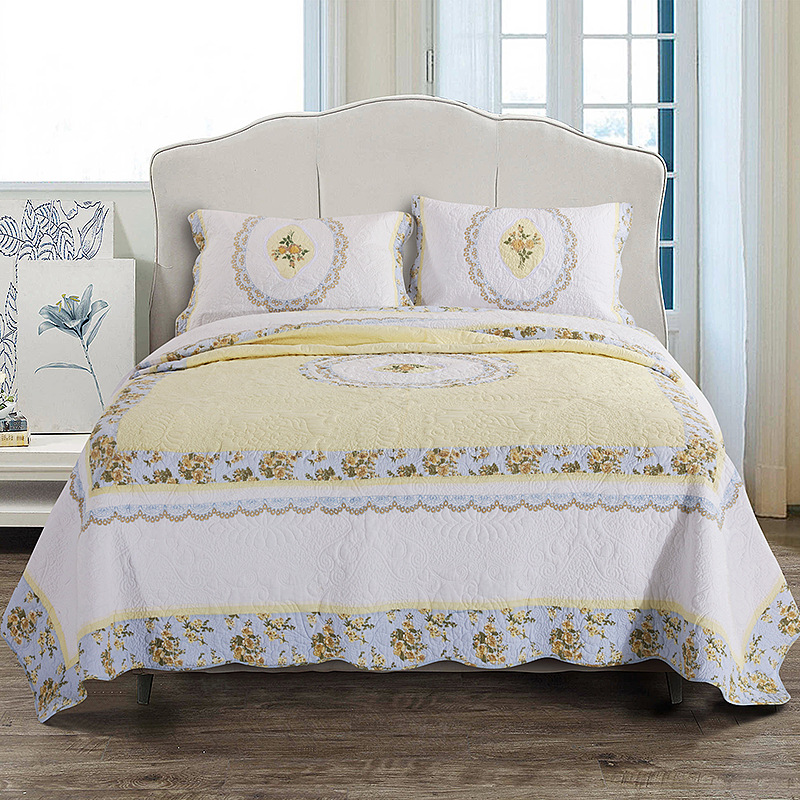 Bedsure 3-Piece Printed Quilt Set Queen/Full Size (98x110 inches), Lightweight Coverlet Design for Spring and Summer, 1 Quilt and 2 Pillow Shams